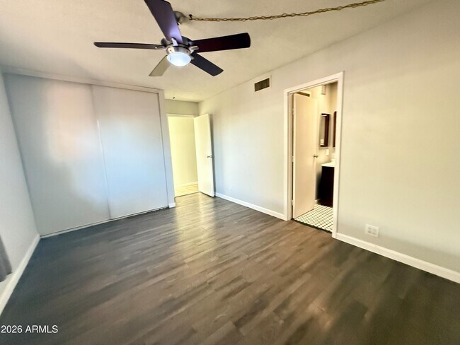 Building Photo - 6812 N 35th Ave