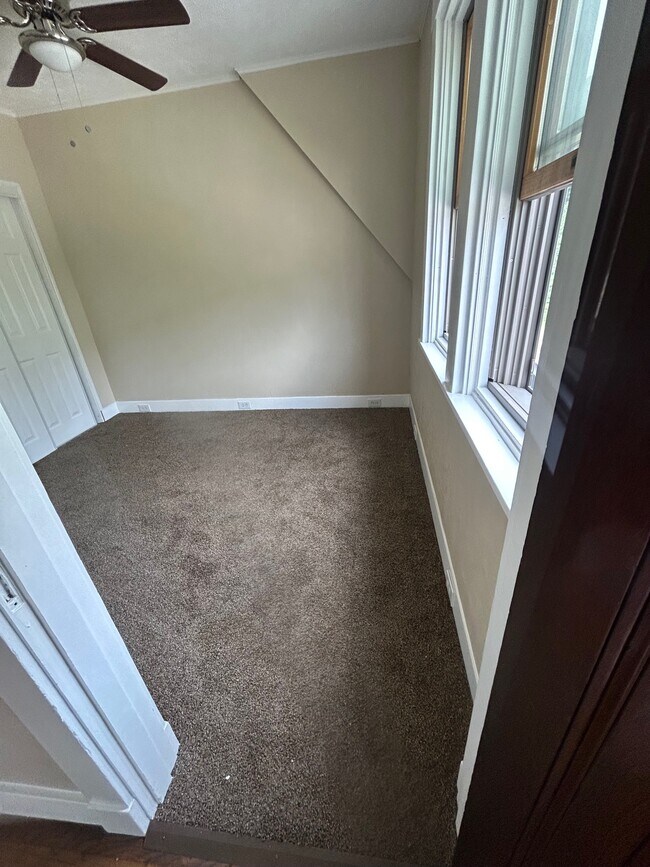 Primary Photo - 638 Hazelwood Ave