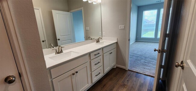 Building Photo - 308 Banyon Dr