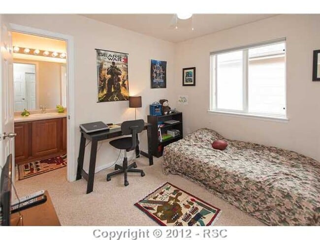 Building Photo - Great two story home in a nice quiet neighborhood