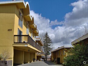 Building Photo - Southwest Portland Condo with views!