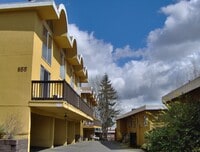 Building Photo - Southwest Portland Condo with views!