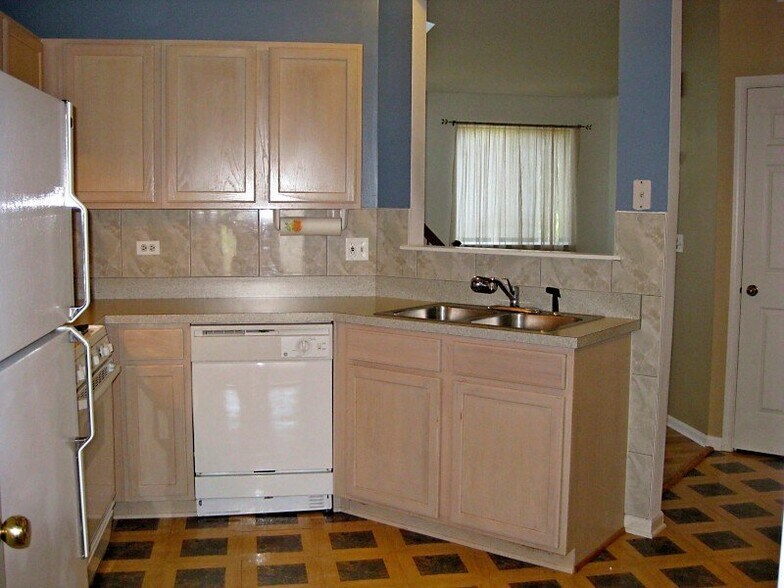 Building Photo - 1387 Redbridge Ct