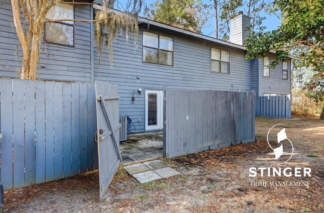 Building Photo - 20 Battery Ln