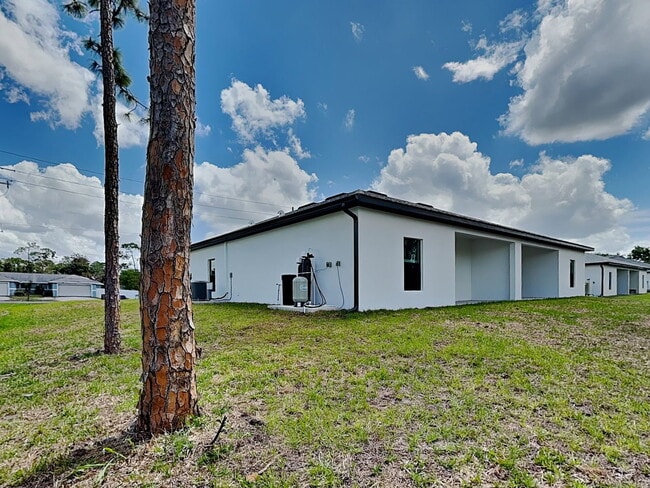 Building Photo - 2909 Ansel Ave S