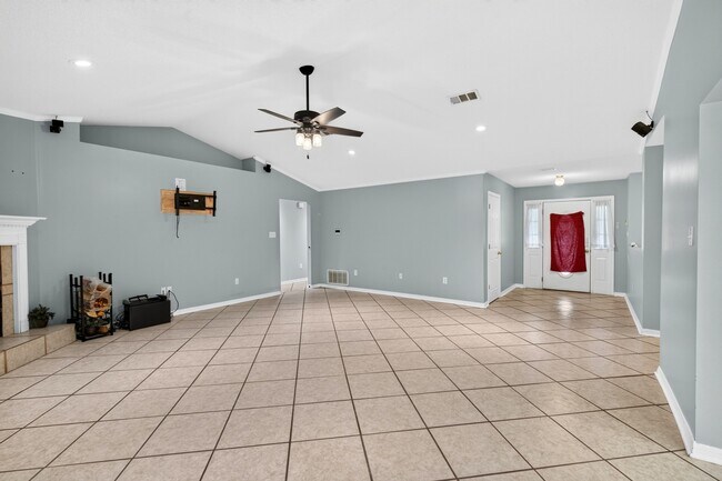 Building Photo - 11321 Peyton Dr