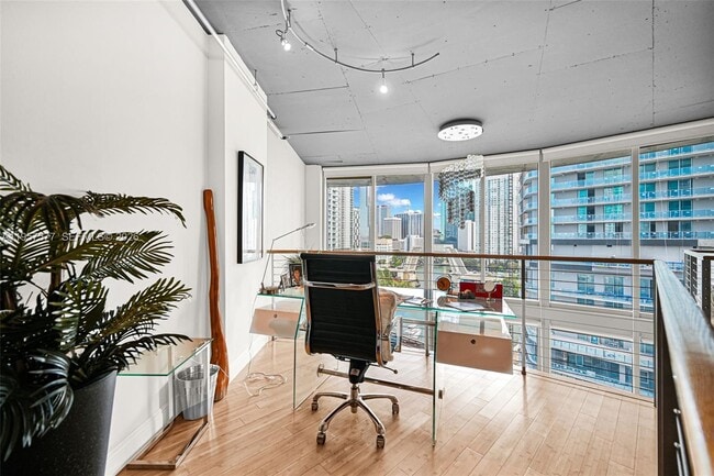 Building Photo - 690 SW 1st Ct