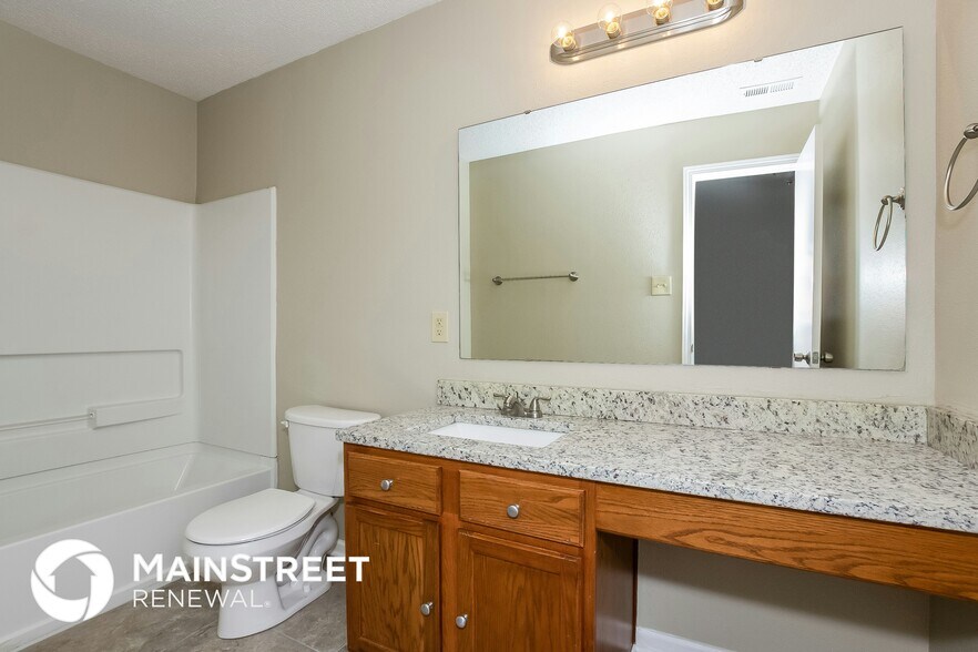Building Photo - 14223 Hartwell Farm Dr