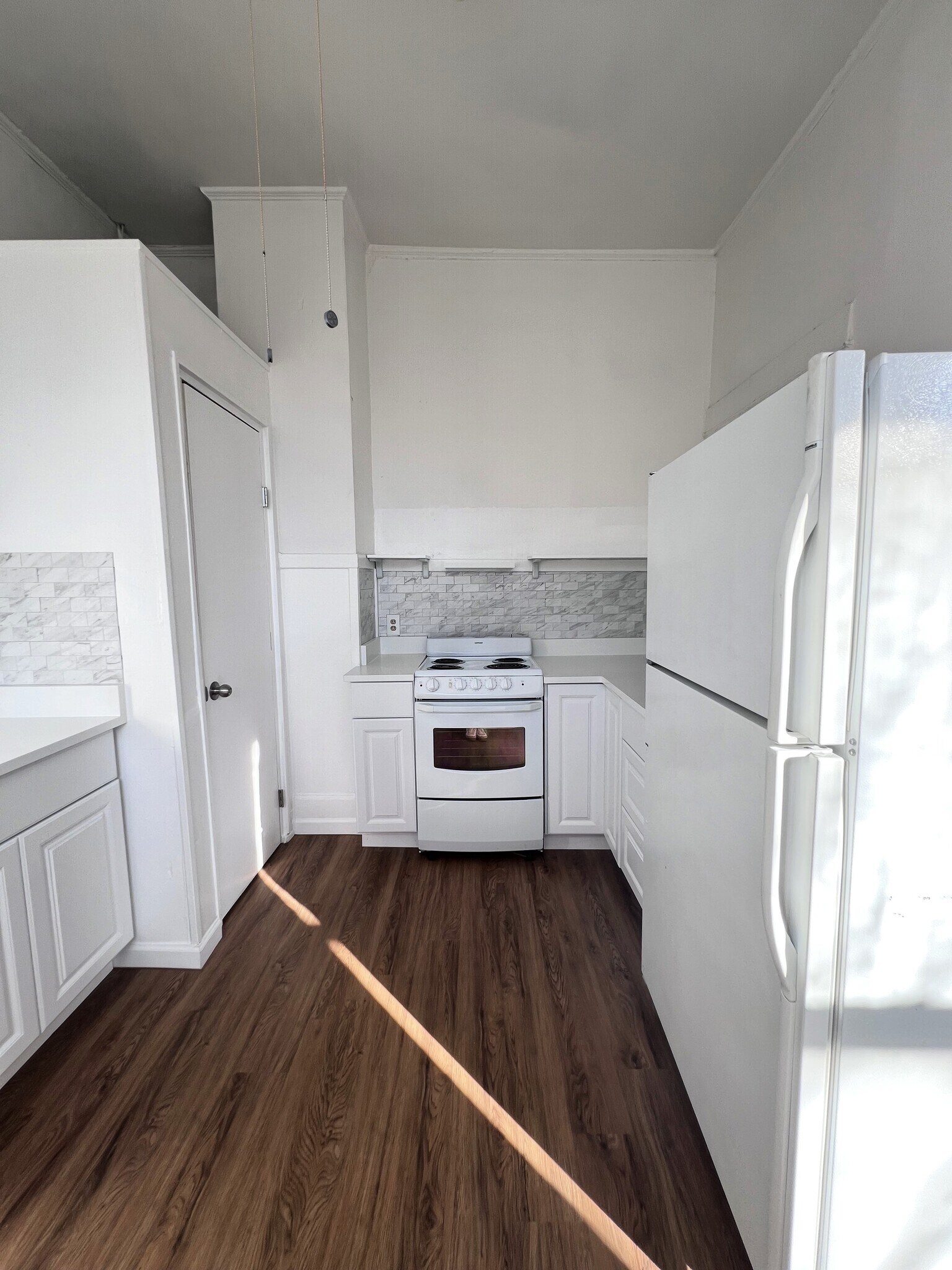 Kitchen - 420 W Magnolia Ave