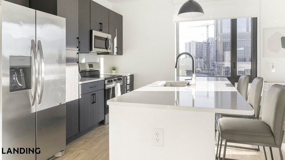 Building Photo - 1007 S Mint St