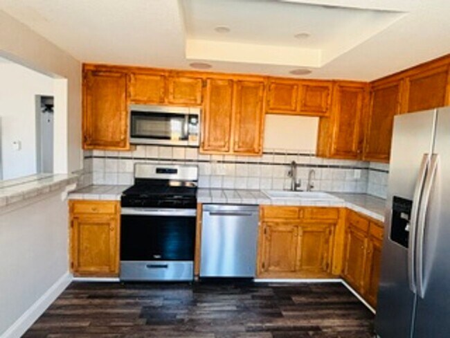 Building Photo - Beautiful Remodeled Home in Tehachapi!