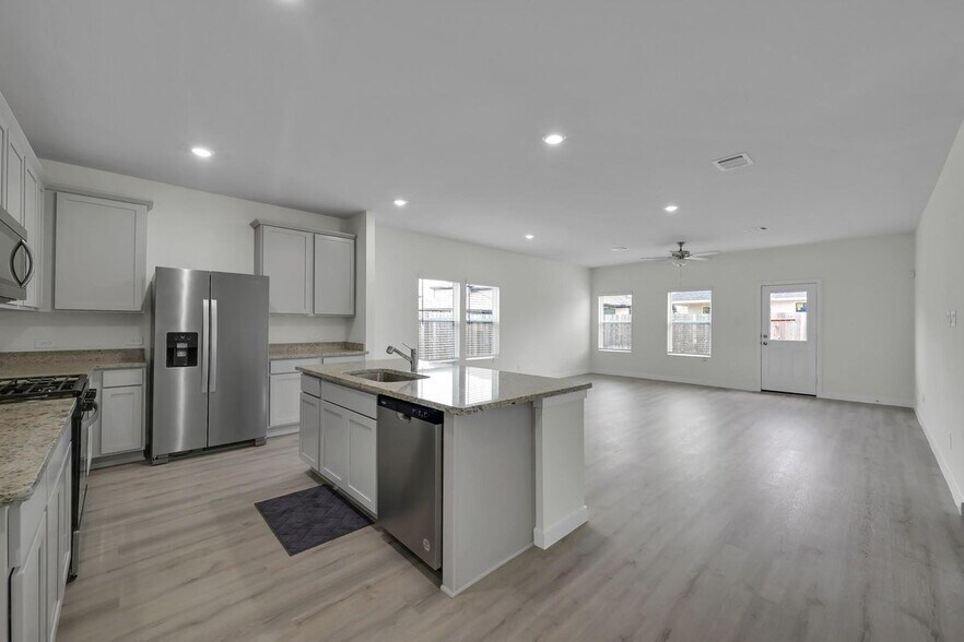 Building Photo - 14309 Ash Tree Dr