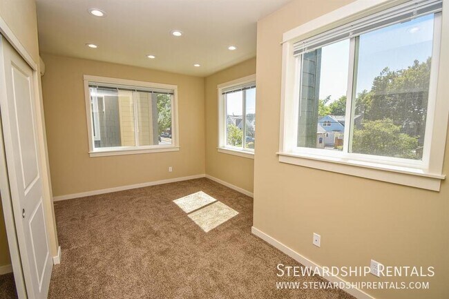 Building Photo - 1797 Mill Alley