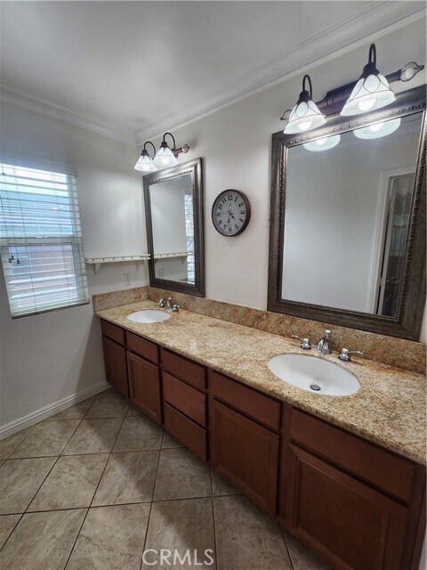 Building Photo - 12188 Iron Stone Dr