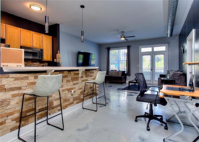 Building Photo - 502 Pryor St SW