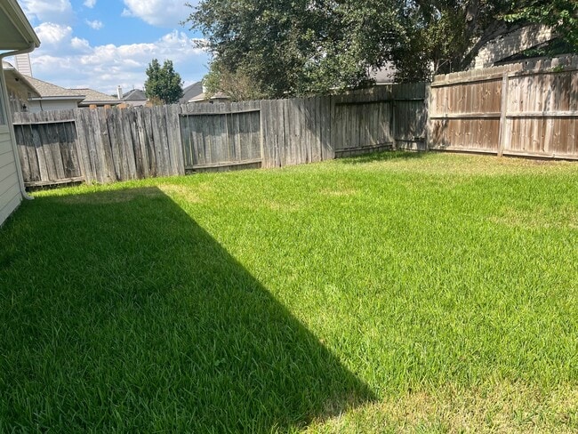 Building Photo - 16806 Empty Ness Dr