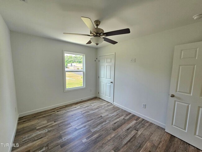 Building Photo - 1412 Indian Ridge Rd