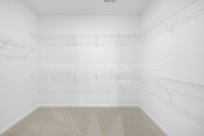 Building Photo - 9008 Catboat St