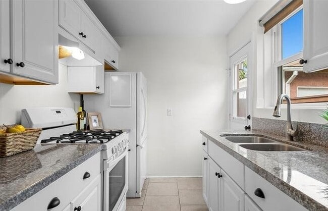 Building Photo - 629 N Marlborough Ave