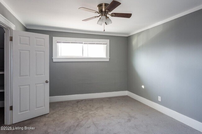 Building Photo - 909 Ash St