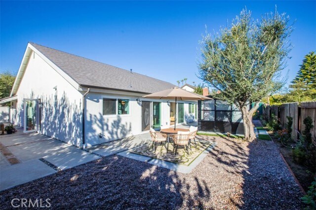 Building Photo - 32052 Via Alicia