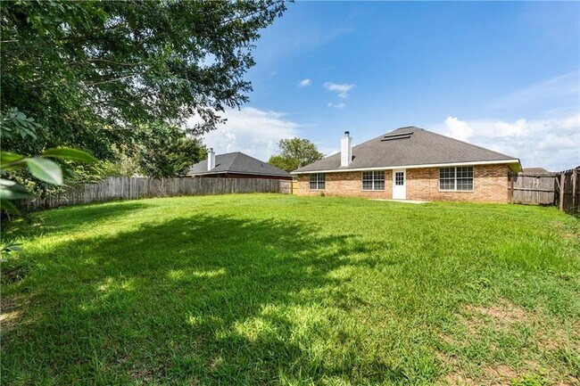 Building Photo - 2940 Jersey Dr W