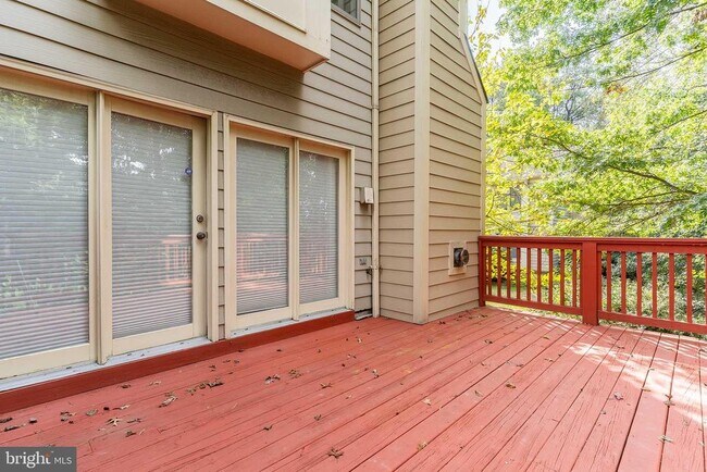 Building Photo - 4018 Lake Glen Rd