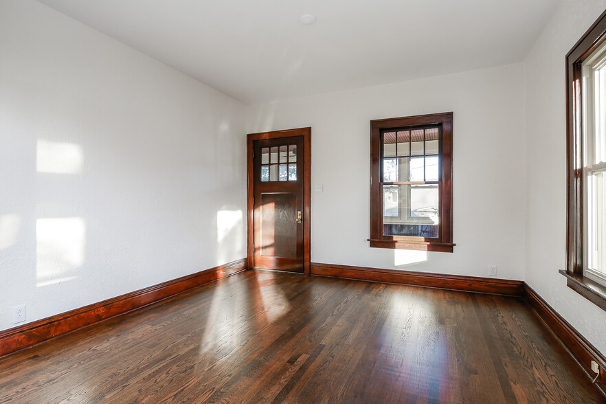 Building Photo - 720 Walnut St