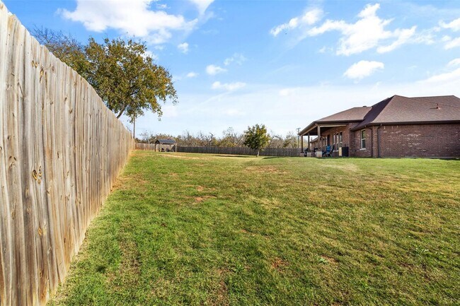 Building Photo - Beautiful Home In Pecan Planation