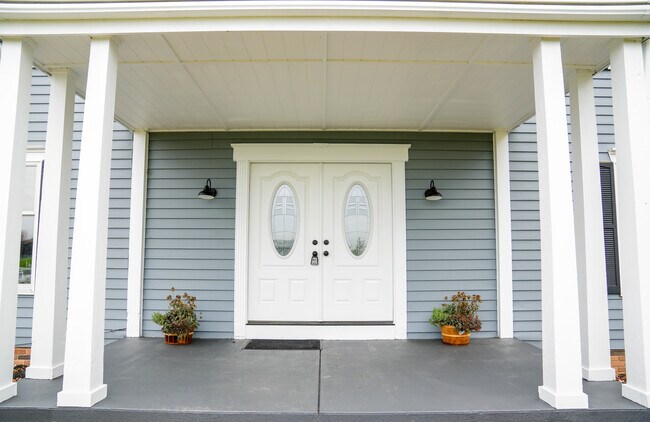 Building Photo - 7231 Stow Rd