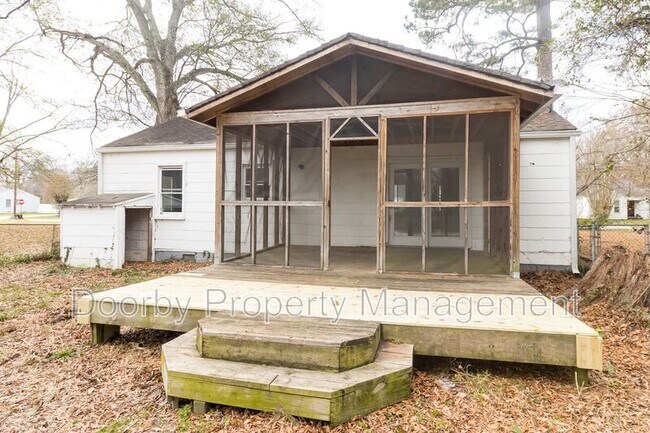 Building Photo - 210 S Lovell Ave