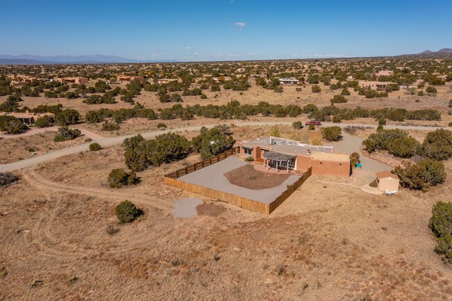 Building Photo - Gorgeous Eldorado Home Available Now!