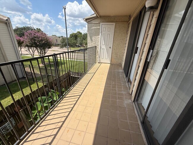 Building Photo - 10075 Westpark Dr