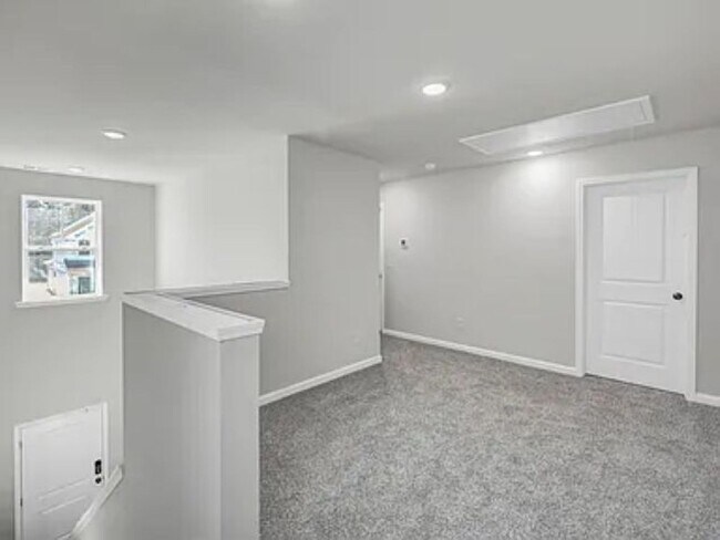 Building Photo - 292 Balbriggan Pl