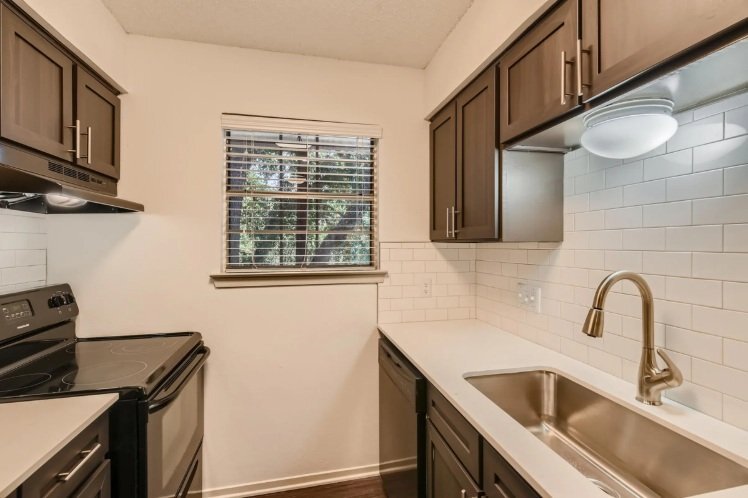 Building Photo - 8605 Shoal Creek Blvd