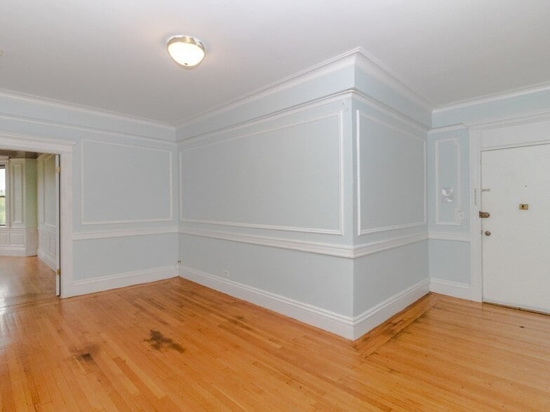 Building Photo - 470 Commonwealth Ave