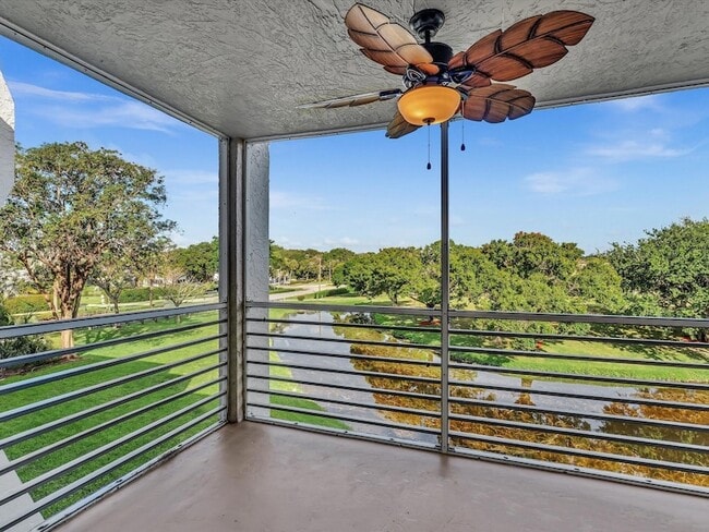 Building Photo - 9470 Poinciana Pl