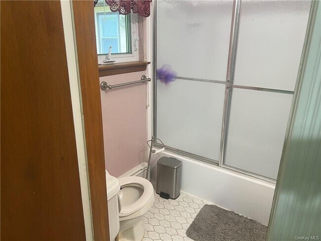 Building Photo - 548 Westfield Dr