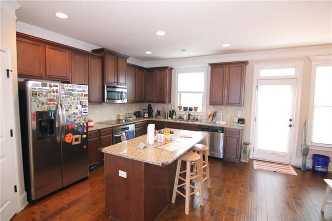 Building Photo - 1660 Jardin Ct