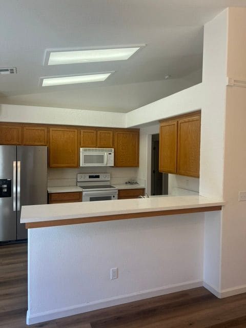 Building Photo - 570 Buccaneer Ave