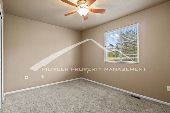 Building Photo - Spacious 4-Bed, 3.5-Bath Home with Walkout Basement, Oversized Deck enclosed yard, AC and 2-Car G...