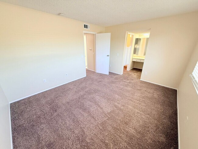 Building Photo - Spacious 3-Bedroom Condo in the Indian Canyon Gardens Community
