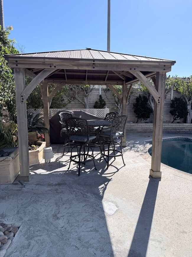 Building Photo - Huntington Harbor Lifestyle - Location, Location, Perfection!