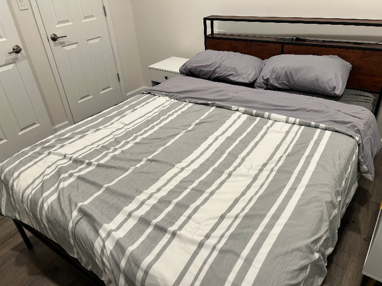 Building Photo - 745 Decatur St NE