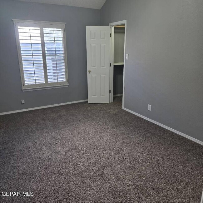 Building Photo - 7145 Tierra Taos Dr