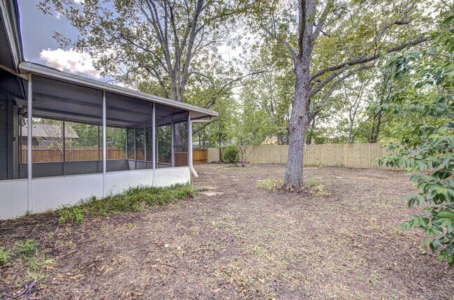 Building Photo - 2109 Singletree Ave