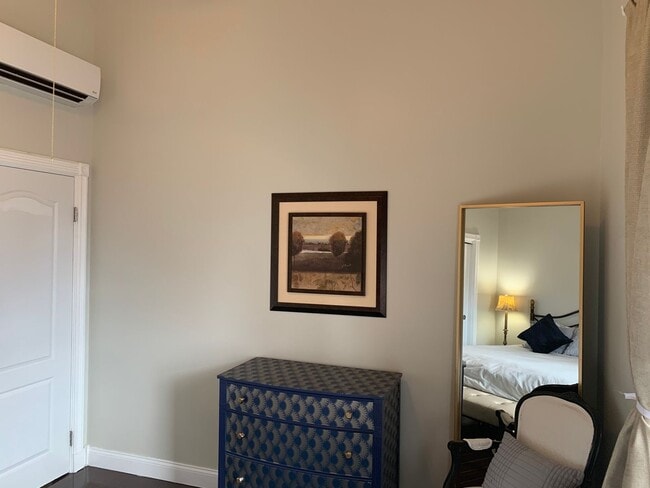 Building Photo - One Bedroom Loft at Kelly House Condominiums