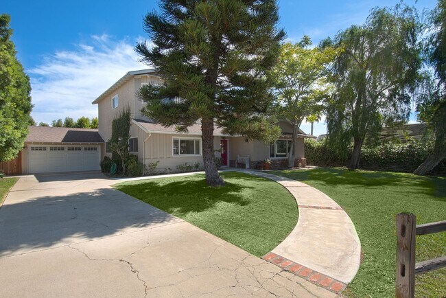 Building Photo - Classic Newport Beach 3 Bed Single Family Home With Yard