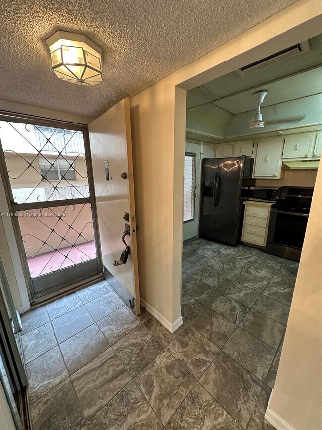 Building Photo - 403 NW 68th Ave