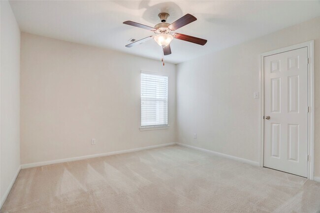 Building Photo - 10046 Hillside Bayou Dr